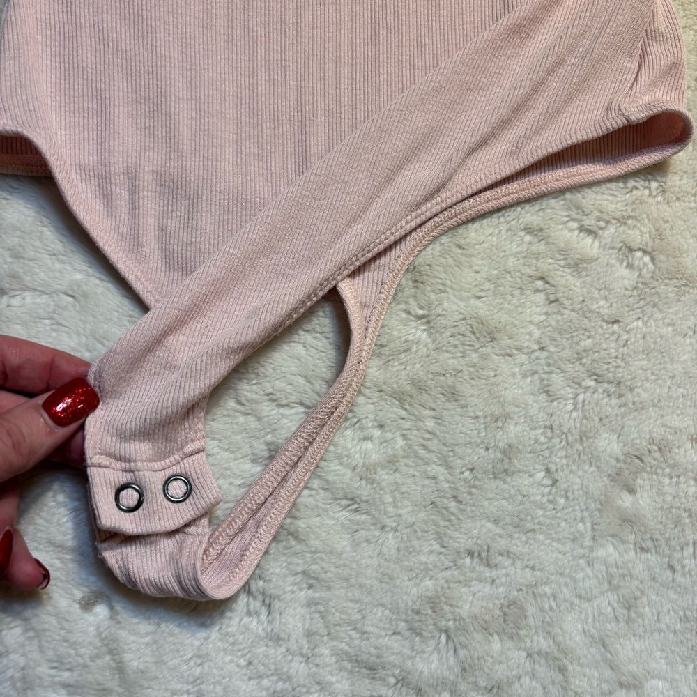Express Bodysuit XS Ruffled Off-Shoulder Top Light Pink Ribbed Rayon Spandex - Picture 7 of 14